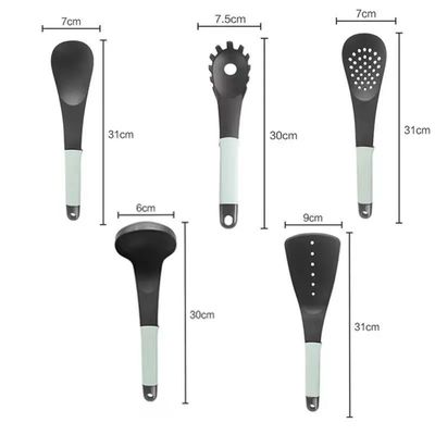 Conjunto de cucharas de espátula de plástico para alimentos de alta temperatura 5 piezas con estante
