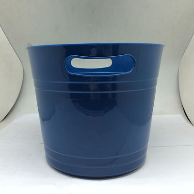 Muestra gratuita de champán en un cubo de plástico de 5 litros para hasta 4 botellas de vino o champán