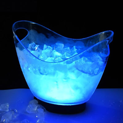 Cucharas de hielo Tongs Contenedor de cerveza de plástico grande con mangos e iluminación LED