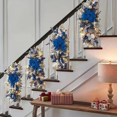 Escalera de Navidad guirnalda Ornamento de decoración de escaleras con círculo de ratán natural OEM ODM