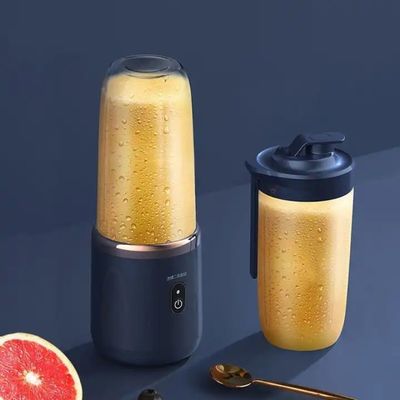 Minijuicer multifuncional con carga USB para mezclar y exprimir frutas de manera eficiente