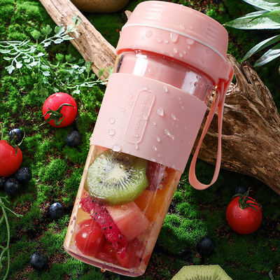 Jugo eléctrico portátil de carga USB de 280 ml para el hogar 4 cuchillas Jugo vegetal de frutas fabricante de tazas